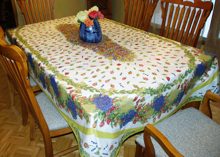 French Coated Tablecloth Collection "Roses"