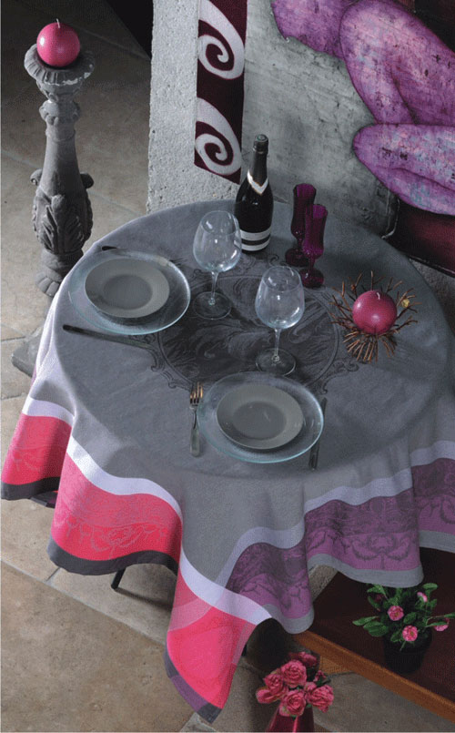 French Jacquard Tablecloth Collection "Taupe/Cranberry